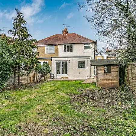 Luxury Large House With Games Room Sleeps Up To 12 Feltham Exterior photo